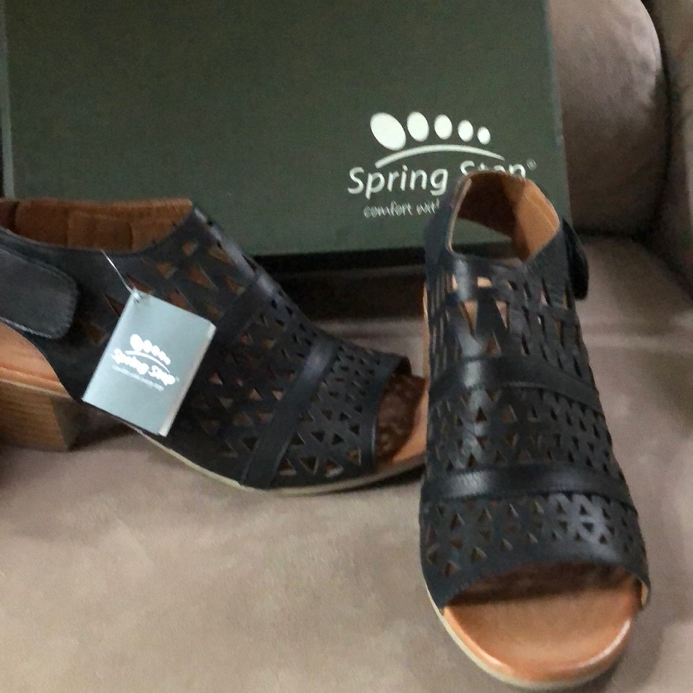Spring Step Dorothea-B black leather sandals size 9